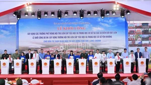 Le Premier ministre Pham Minh Chinh à une cérémonie organisée dans la commune de Yen Khuong, province de Thanh Hoa. Photo : VNA.