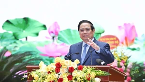 Le Premier ministre Pham Minh Chinh s'exprime au premier Congrès de l’organisation du Parti du ministère de la Construction (2025–2030). Photo : NDEL..