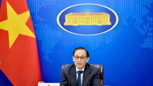 Le secrétaire du Comité central du Parti et ministre vietnamien par intérim des Affaires étrangères, Le Hoai Trung. Photo : VNA.