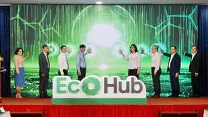 Cérémonie de lancement de la plateforme de commerce électronique B2B « verte » – EcoHub. Photo : Comité d’organisation.