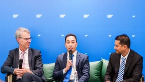 Les dirigeants du réseau mondial SAP Labs et de SAP Vietnam lors de l’inauguration du centre de recherche au Vietnam, le 7 août. Photo : SAP Vietnam.