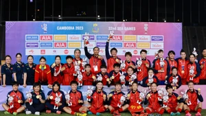 Le football féminin vietnamien décroche l'or pour la quatrième fois consécutive aux SEA Games 32. Photo : Baobinhduong.