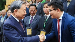 Valoriser les ressources intellectuelles et culturelles des Vietnamiens dans le monde