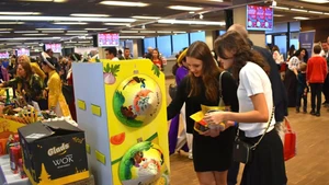 Les couleurs culturelles du Vietnam illuminent au SHOM 2025 en Pologne