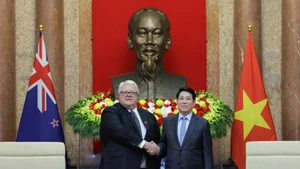 Le président vietnamien Luong Cuong (à droite) et le président de la Chambres des représentants de Nouvelle-Zélande. Photo : NDEL.
