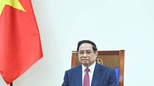 Le Premier ministre Pham Minh Chinh à l'entretien téléphonique. 