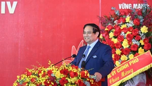 Le Premier ministre Pham Minh Chinh prend la parole lors du IVe Congrès du Comité du Parti de l’Électrique du Vietnam pour le mandat 2025-2030. Photo : NDEL.