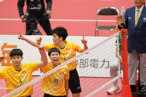 Les joueuses de l’équipe féminine vietnamienne de sepak takraw exultent après leur victoire finale. Photo : VNA.