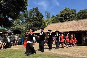 Le mariage constitue l’une des pratiques culturelles et rituelles importantes dans la vie des Dao rouges de la commune de Nguyen Binh, province de Cao Bang. (Source : comité d’organisation)