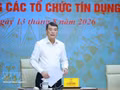 Le Premier ministre Le Minh Hung lors d’une réunion avec la Banque d’État du Vietnam et les établissements de crédit. Photo : VNA.