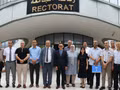 L’ambassadeur du Vietnam Tran Quoc Khanh et les directeurs de l’Université de Skikda. Photo : VNA. 