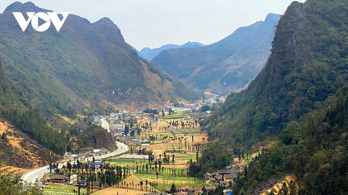 La vallée de Sung La, une destination touristique attrayante du Plateau rocheux de Dong Van. Photo: VOV t1.jpg