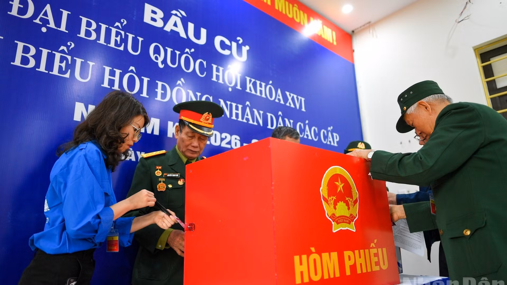 Les urnes sont prêtes pour la journée électorale. (Photo : THE DAI)