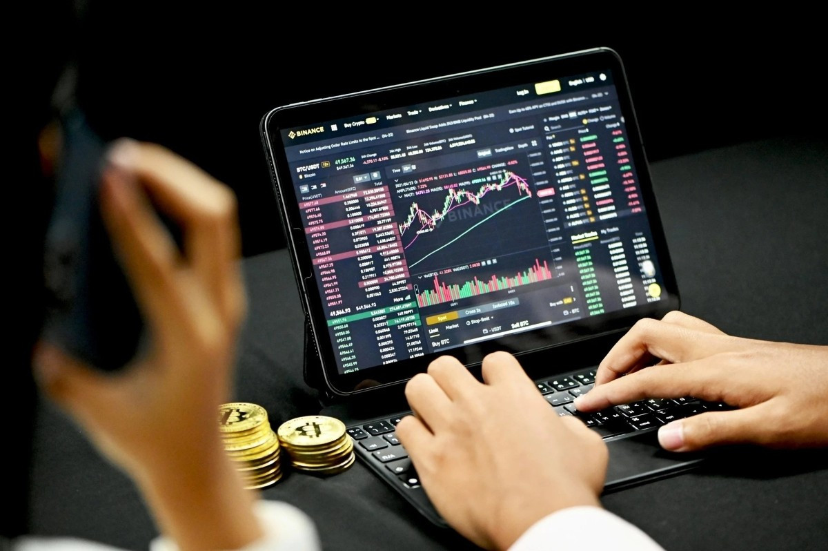 Interface d’une plateforme d’échange de cryptomonnaies. Photo : Unsplash. s3-11zon-9506.jpg