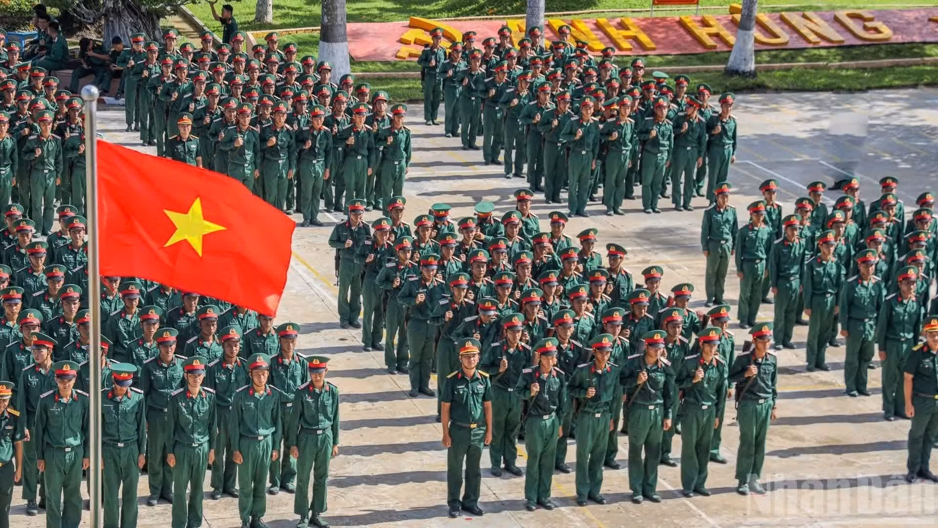 [Photos] Entraînement militaire au sein d'une unité trois fois décorée du titre de Héros des Forces armées populaires