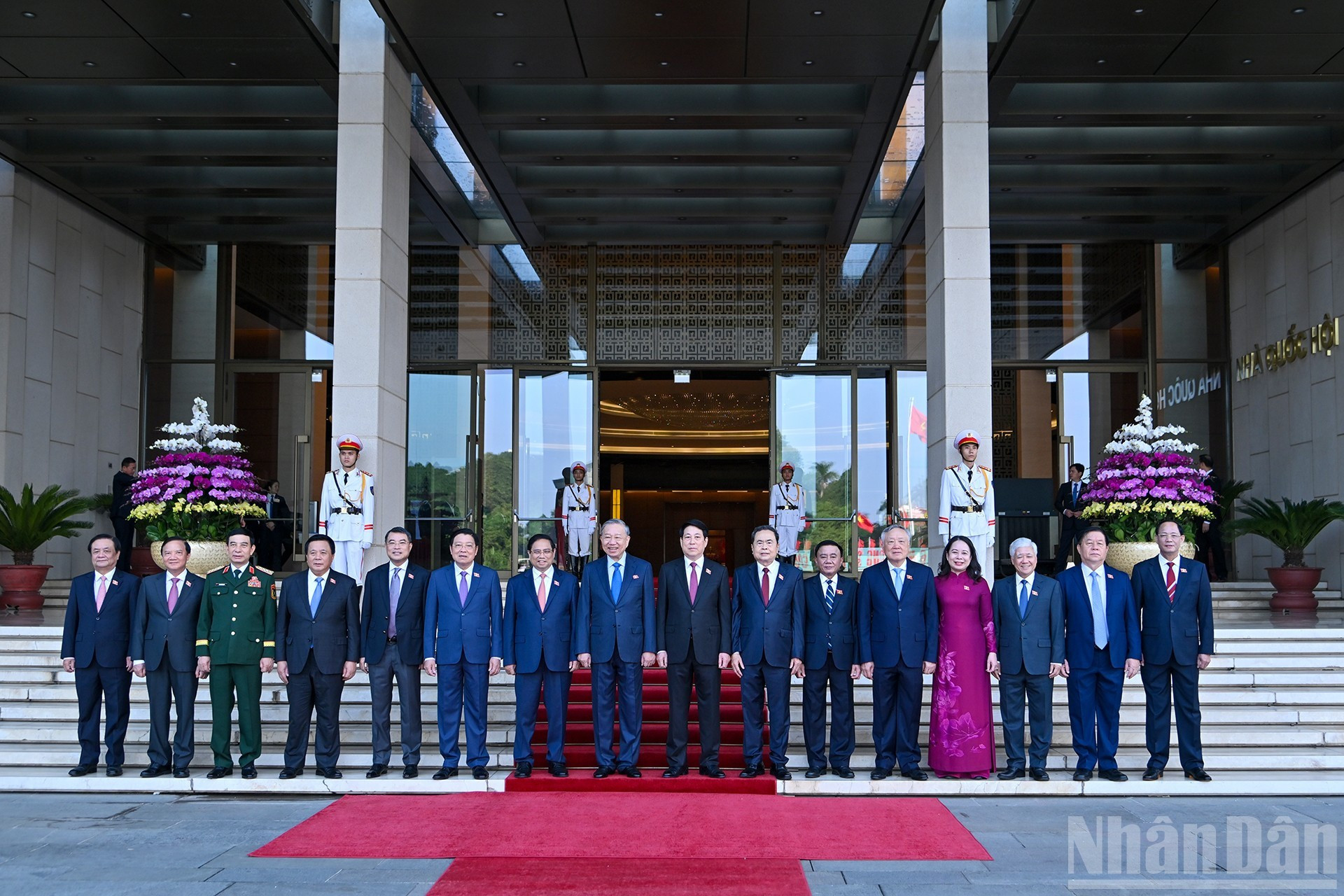 Les dirigeants du Parti et de l’État à la Maison de l’Assemblée nationale, avant l’ouverture de la 10ᵉ session de la 15ᵉ législature. 12.jpg