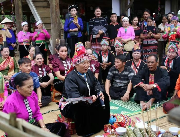 La fête du riz nouveau, célébrée depuis des générations par les Thai de la province de Son La, a lieu chaque année à la saison des récoltes.Photo : vanhoa. v2-11zon.jpg