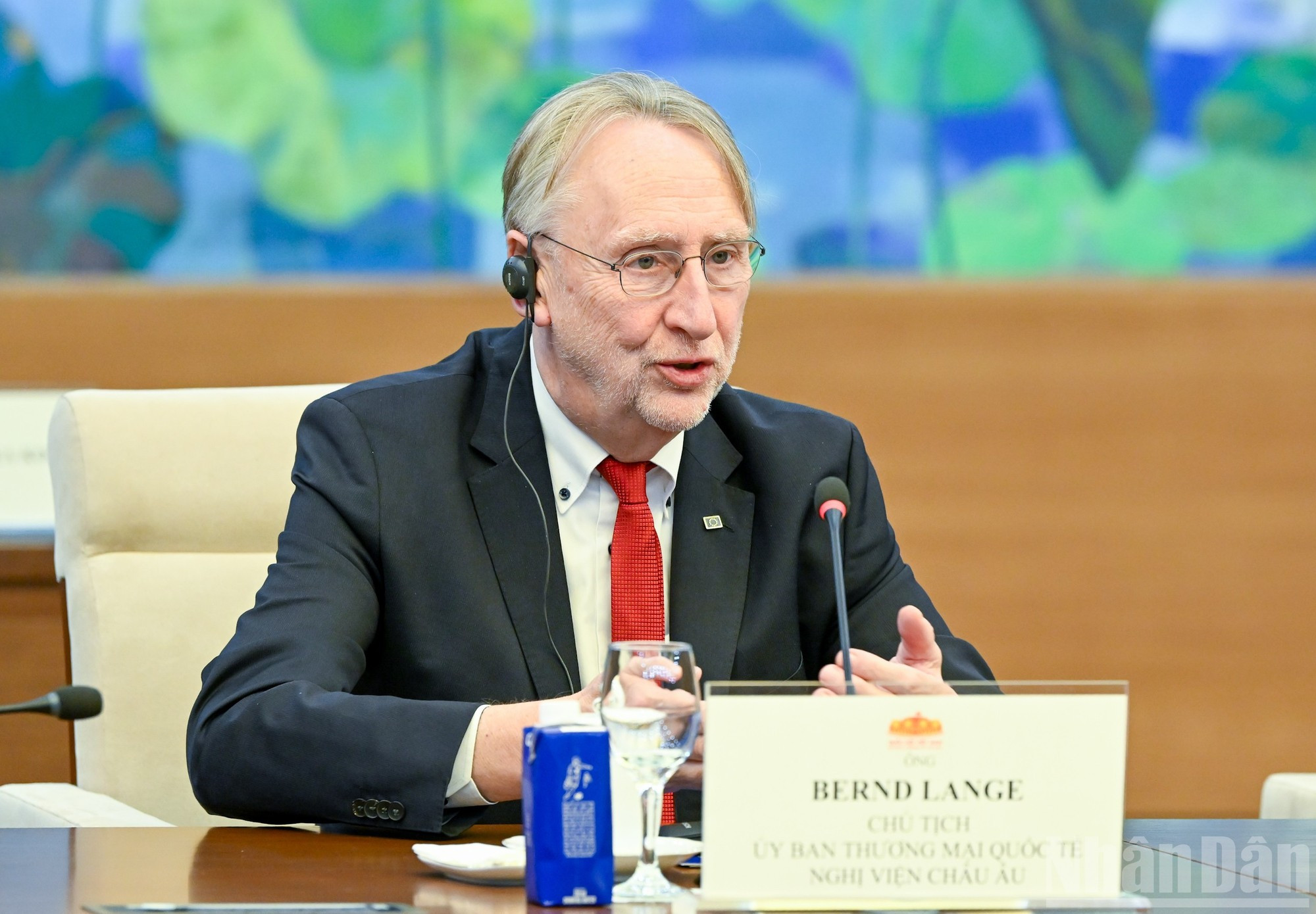Le président de la Commission du commerce international du Parlement européen Bernd Lange prenant la parole lors de la rencontre. (Photo : Duy Linh) 8.jpg