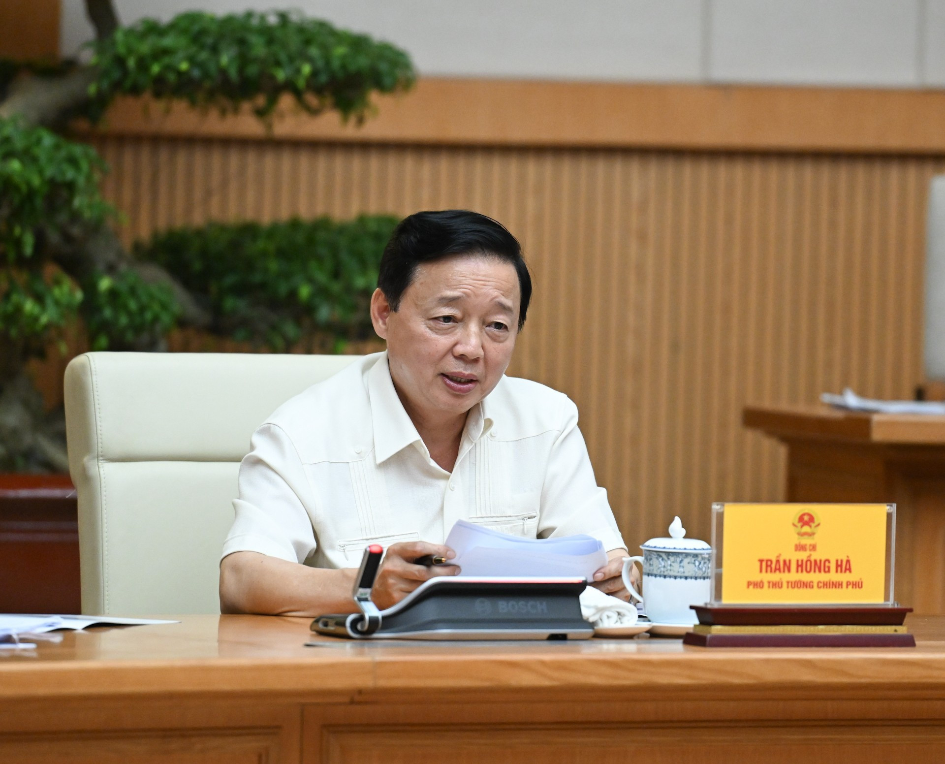 Le vice-Premier ministre Tran Hong Ha s’exprime. t5.jpg