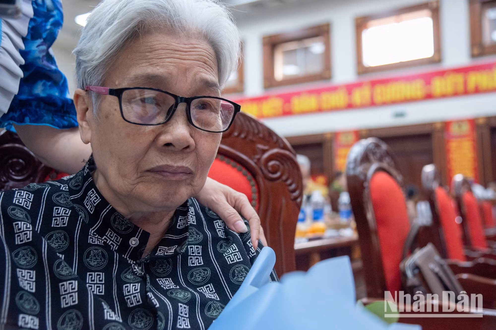 Mme Thanh a accepté de fournir un échantillon ADN dans l’espoir de retrouver son frère cadet, né en 1949 et tombé au combat en 1972 sur le front du Sud-Ouest. Elle espère que les progrès de la génétique permettront enfin de le rapprocher des siens.