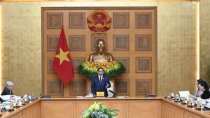Le PM Pham Minh Chinh prend la parole lors de la réunion. Photo : Tran Hai/NDEL