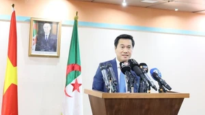 Nguyen Tuong Van, vice-ministre de la Construction du Vietnam, lors de la réunion. Photo : VNA.