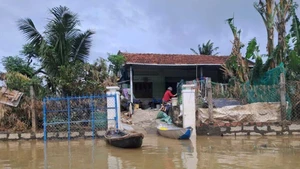 Une zone résidentielle à Dak Lak est inondée. Photo : VNA