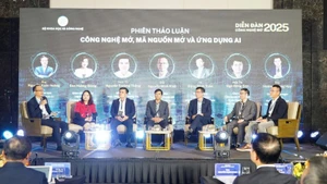 Lors du Forum de la technologie ouverte 2025, le 3 novembre à Hanoï. Photo : NDEL.
