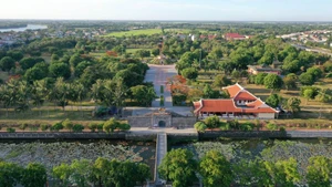 Vue panoramique de l'ancienne citadelle de Quang Tri depuis la porte Sud. Photo: VNA 
