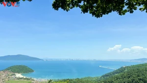  Vue aérienne de Da Nang, ville balnéaire du centre du Vietnam. Photo : VOV5.