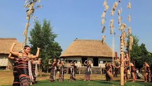 Le programme « Retour au village pour vivre les traditions culturelles » offrira aux visiteurs des expériences culturelles authentiques Photo : hanoimoi