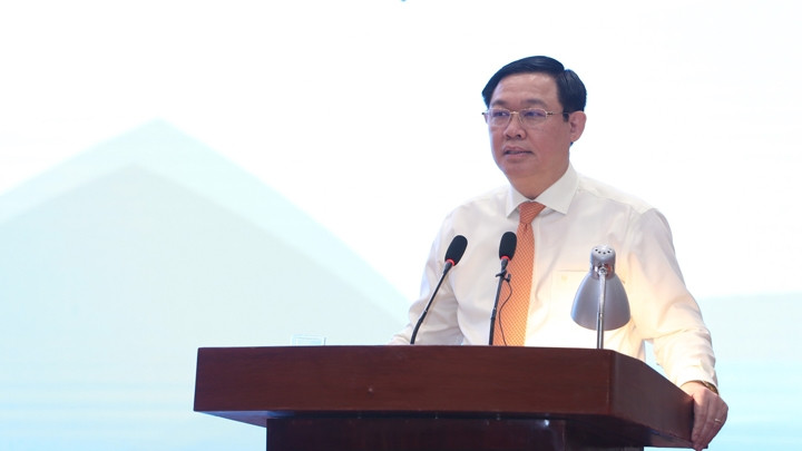 Le Vice-Premier ministre Vuong Dinh Huê prend la parole lors de la conférence. Photo : VGP.