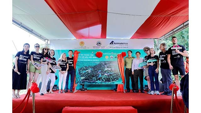 Cérémonie pour présenter le 2e Centre de protection des ours du Vietnam dans le parc national de Bach Ma. Photo : NDEL