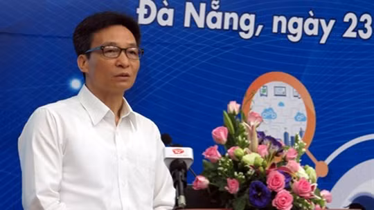 Le Vice-Premier ministre Vu Duc Dam lors du colloque à Dà Nang, le 23 juillet. Photo : VNA