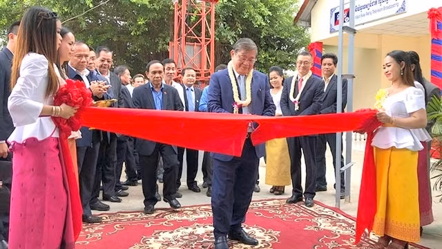 Cérémonie d’inauguration de la station de télévision à Svay Rieng. Photo: NDEL.
