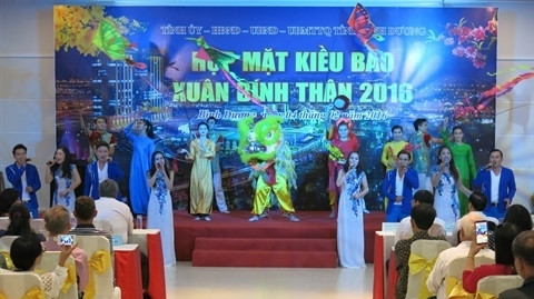 Une rencontre de Viêt kiêu à l’occasion du printemps de l’Année du Singe 2016. Photo : VNA/CVN.