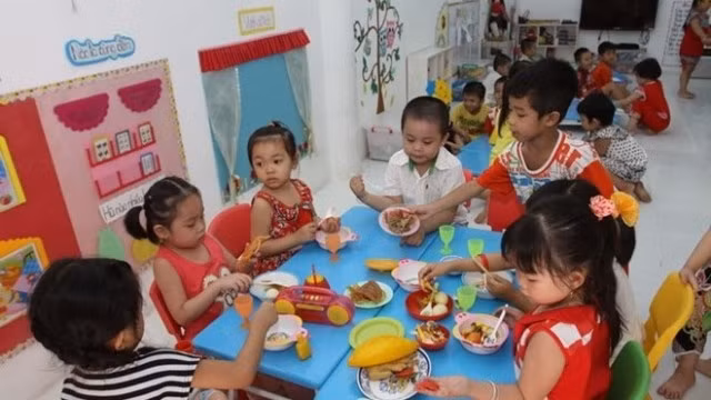 Ces dernières années, le Vietnam a accordé une attention particulière au développement d’un réseau d’écoles maternelles. Photo: VNA.