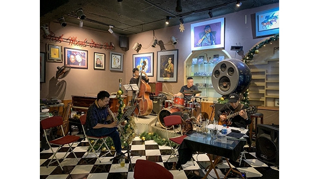 Les artistes s'entraîent pour le concert de Jazz Duyên. Photo : BTC