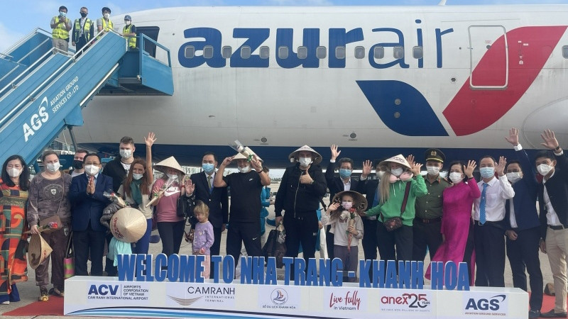 Cérémonie d’accueillir le groupe des 226 Russes titulaires de « passeports vaccinaux », le 26 décembre à Nha Trang. Photo : NDEL.