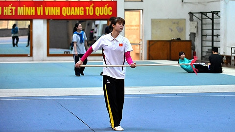Duong Thuy Vi au centre d'entrainement sportif de haut niveau Trinh Hoài Duc. Photo: Phan Linh/NDEL.
