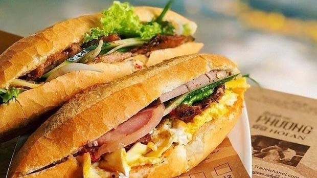 Le "banh mi", plat très populaire au Vietnam. Photo : VNA.