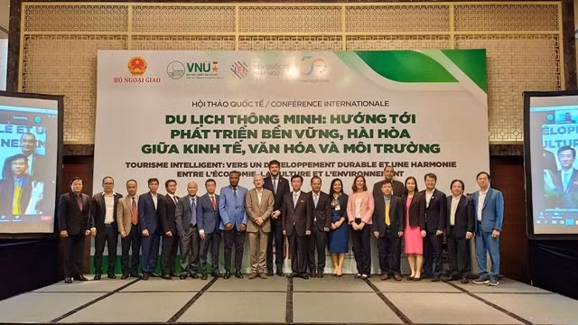 Les représentants prennent la photo souvenir. Photo : Minh Duy/NDEL.