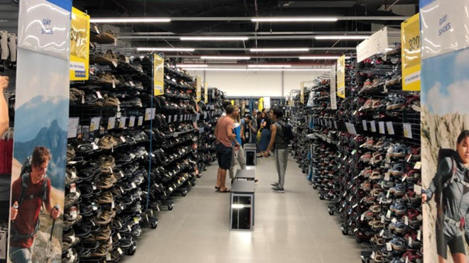 Décathlon propose des produits pour pratiquer de nombreux sports. Photo : VOV.