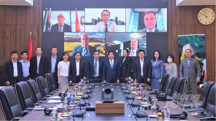 La séance de travail entre les deux parties. Photo : nongnghiep.vn