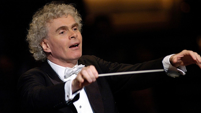 Sir Simon Rattle, chef d’orchestre talentueux de l'Orchestre symphonique de Londres. Photo: VNA