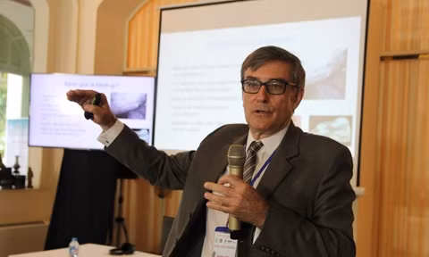 Professeur Thomas Bardin lors du sesminaire. Photo: Congan.