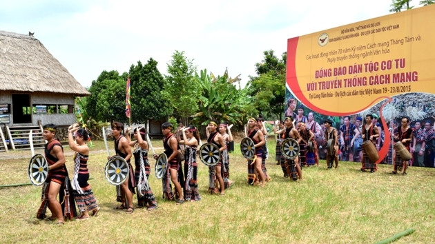 Cérémonie d'inauguration de la Semaine culturelle «La communauté ethnique Co Tu avec la tradition révolutionnaire du pays». Photo: Minh Duy/NDEL.