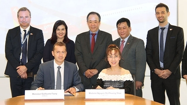Cérémonie de signature entre Vietjet et Airbus. Photo : NDEL.