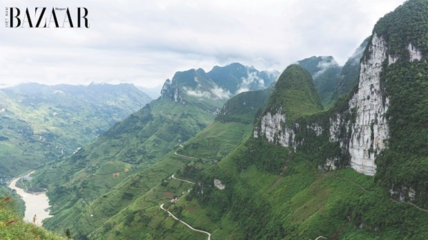Vue d'ensemble du col de Ma Pi Lèng et de la falaise de Dieu. Photo : Harper's Bazaar Vietnam/CPV.