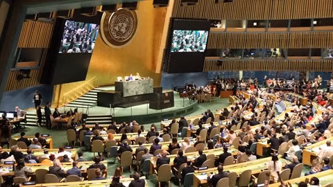 Voté par 192 des 193 États membres de l’ONU le 7 juin, le Vietnam est devenu membre non permanent au Conseil de sécurité de l’ONU pour le mandat 2020-2021. Photo : VNA.